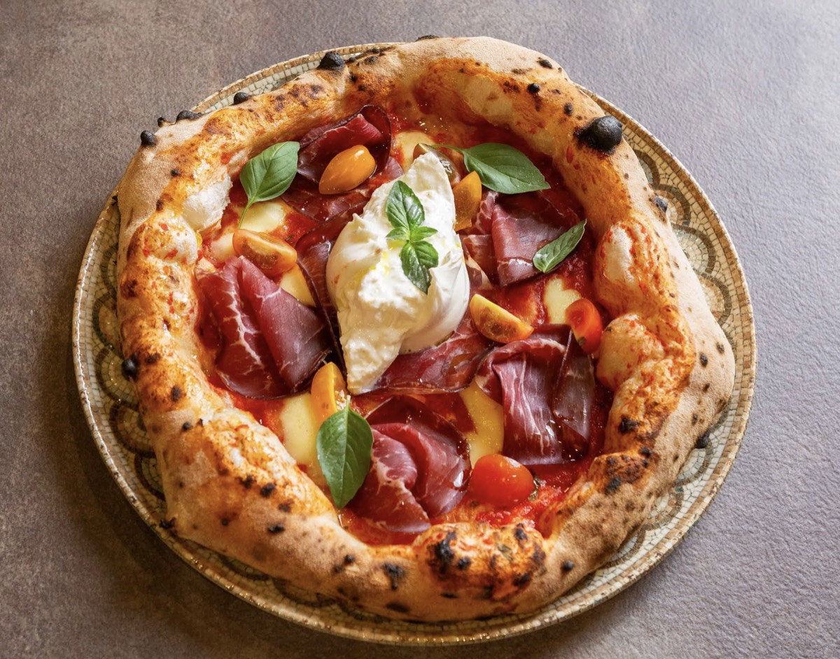 Prosciutto and burrata pizza