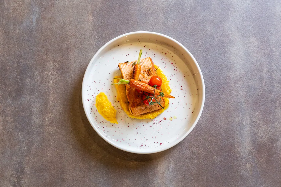 Salmon with orange sauce